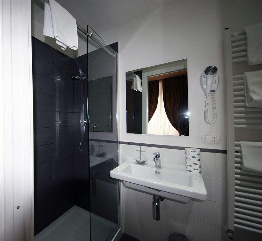 Hotel Saturnia Рим Экстерьер фото