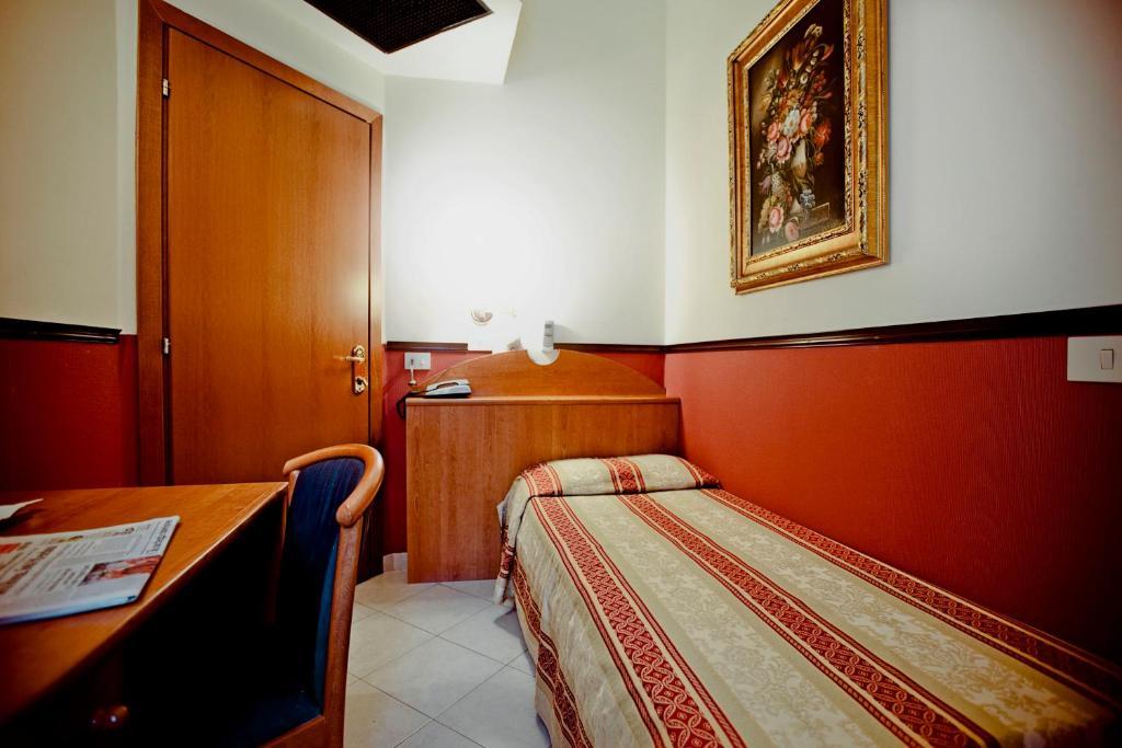 Hotel Saturnia Рим Экстерьер фото