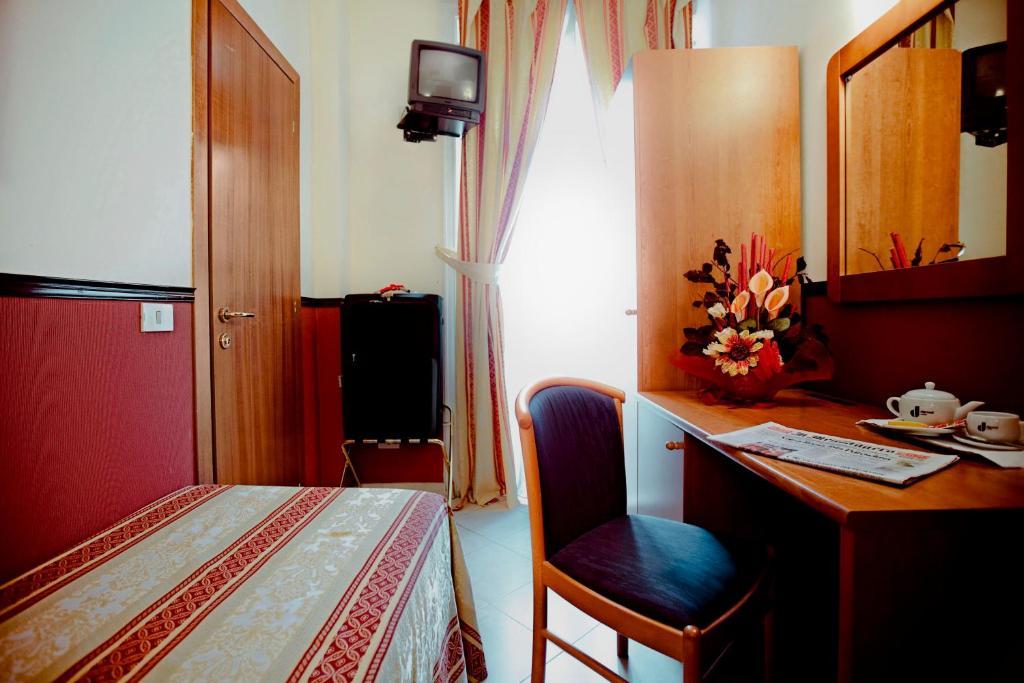 Hotel Saturnia Рим Экстерьер фото