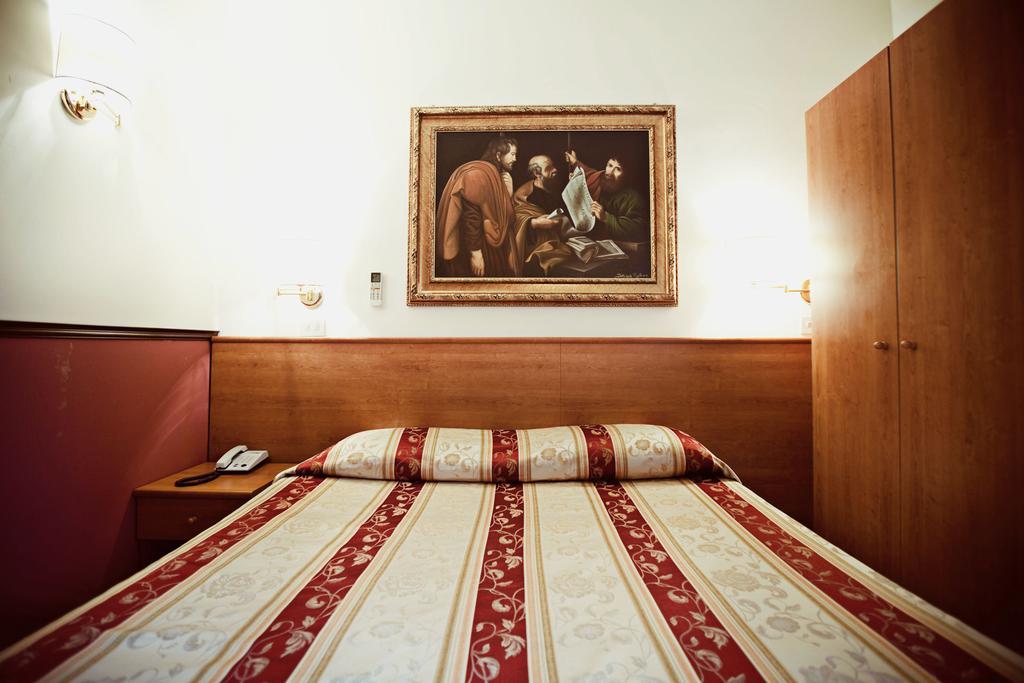 Hotel Saturnia Рим Номер фото