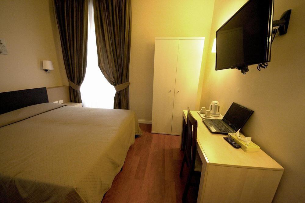 Hotel Saturnia Рим Экстерьер фото