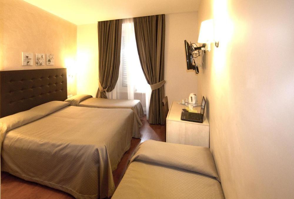Hotel Saturnia Рим Экстерьер фото