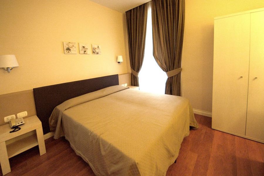 Hotel Saturnia Рим Экстерьер фото